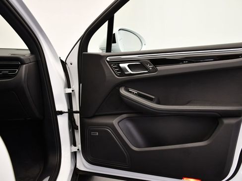 Used 2024 Porsche Macan S image 48