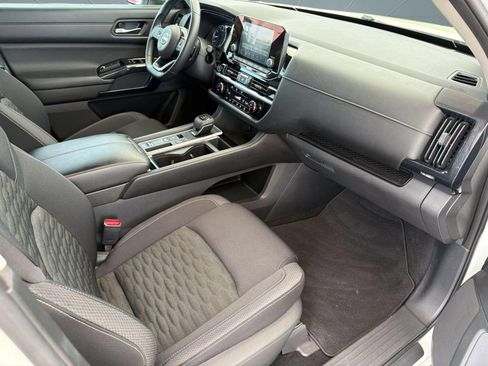 Used 2022 Nissan Pathfinder SV FWD image 22