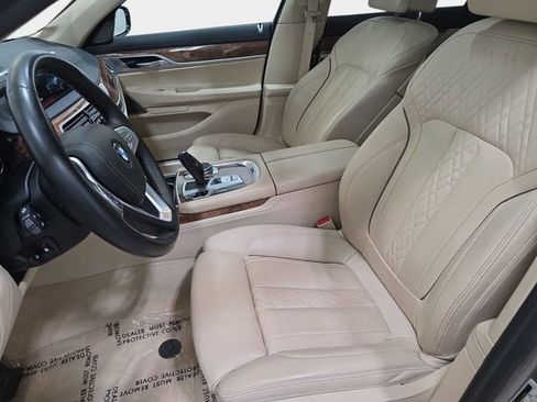 Used 2019 BMW 750i xDrive w/ Cold Weather Package AWD/4WD image 12