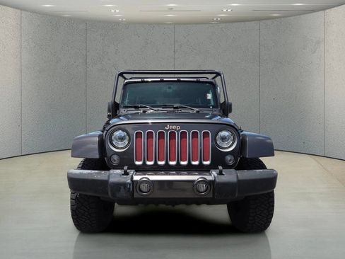 Used 2017 Jeep Wrangler Unlimited Sahara w/ Connectivity Group AWD/4WD image 13
