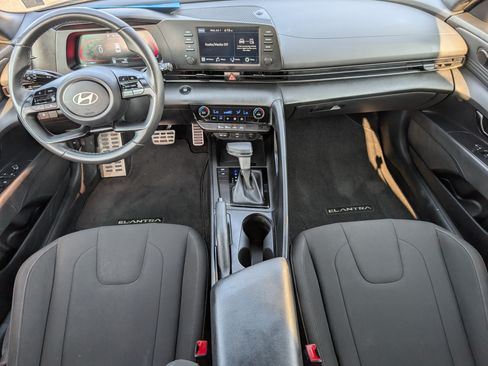 Used 2025 Hyundai Elantra Sport FWD image 5