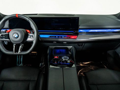 Used 2026 BMW M5 w/ Executive Package image 22