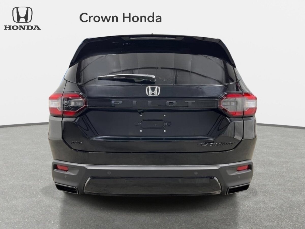 New 2026 Honda Pilot Black Edition image 4