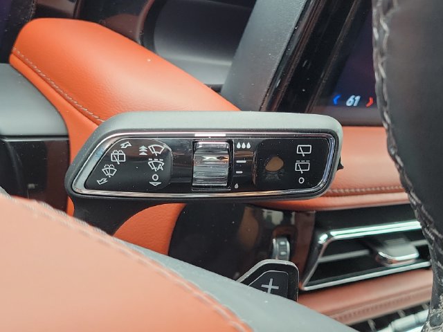 Used 2025 Lincoln Aviator Reserve w/ Equipment Group 201A AWD/4WD image 14
