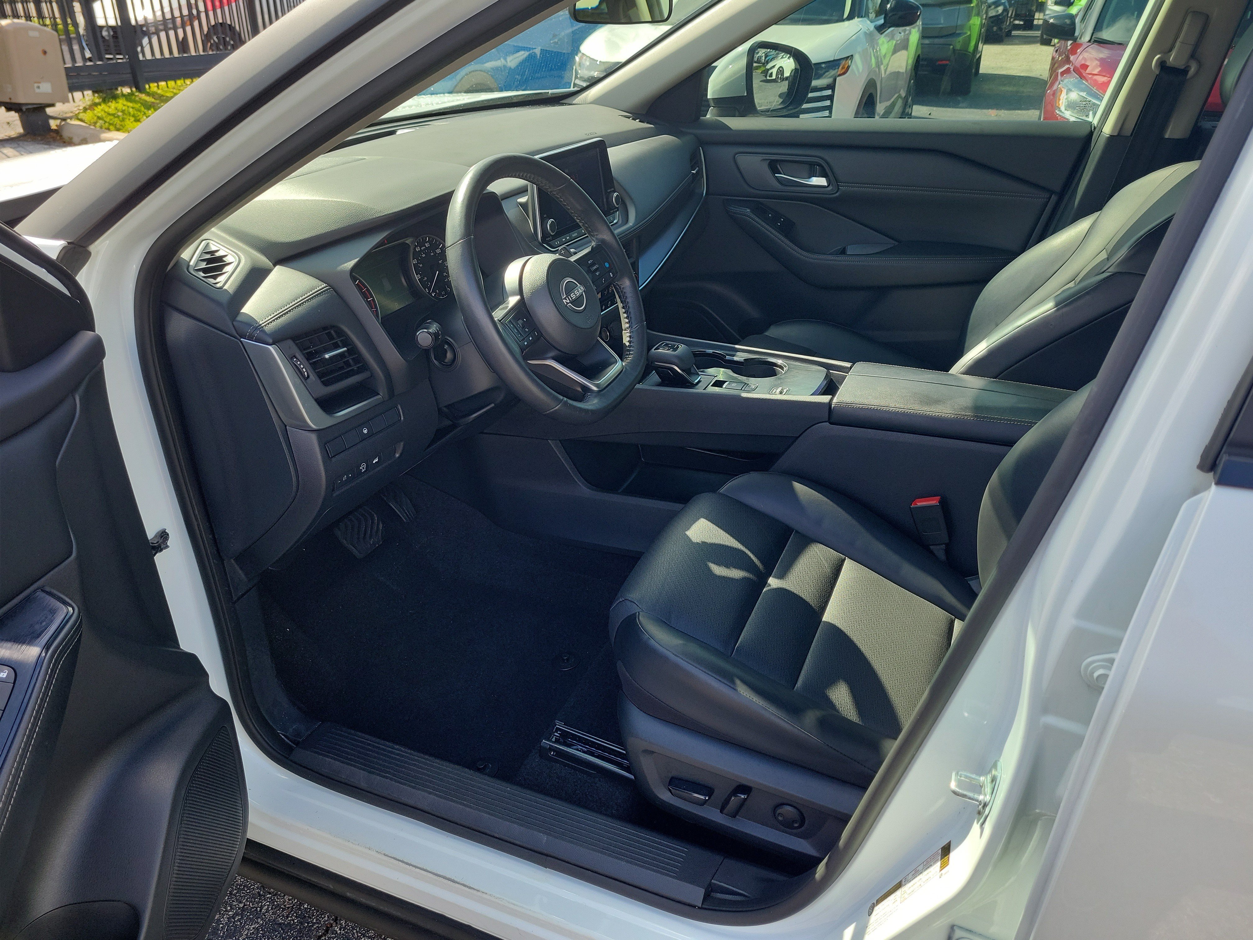 Certified 2024 Nissan Rogue SV w/ SV Premium Package FWD image 12