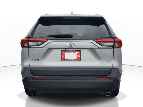 Used 2024 Toyota RAV4 XLE FWD image 5