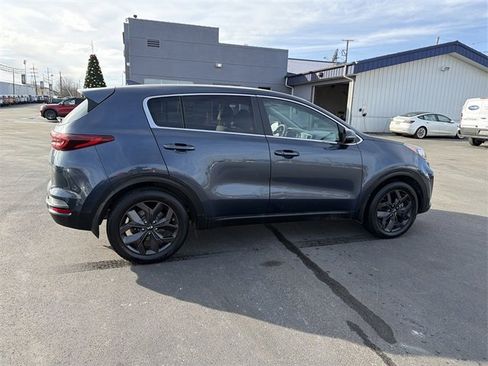 Used 2022 Kia Sportage LX w/ LX FWD Value Edition Package image 3
