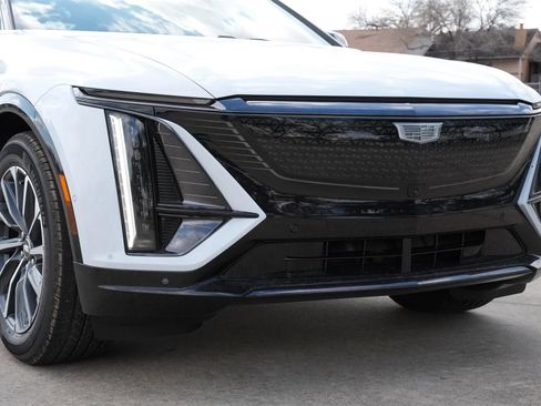 New 2026 Cadillac Lyriq Sport w/ LPO, Floor Liner Package image 28