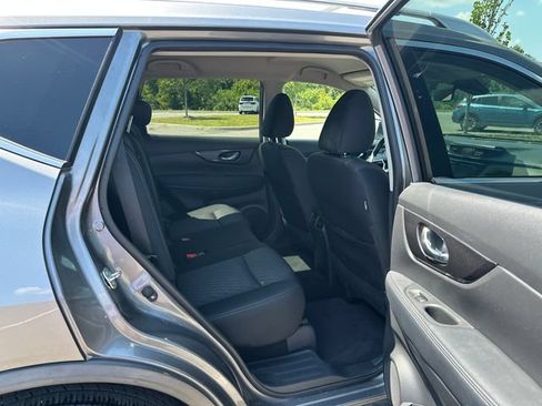 Used 2019 Nissan Rogue SV FWD image 21