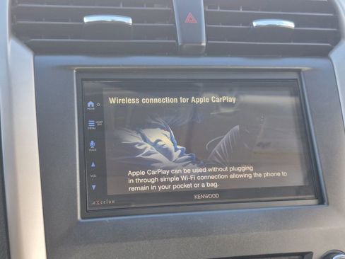 Used 2016 Ford Fusion SE w/ Equipment Group 202A image 21