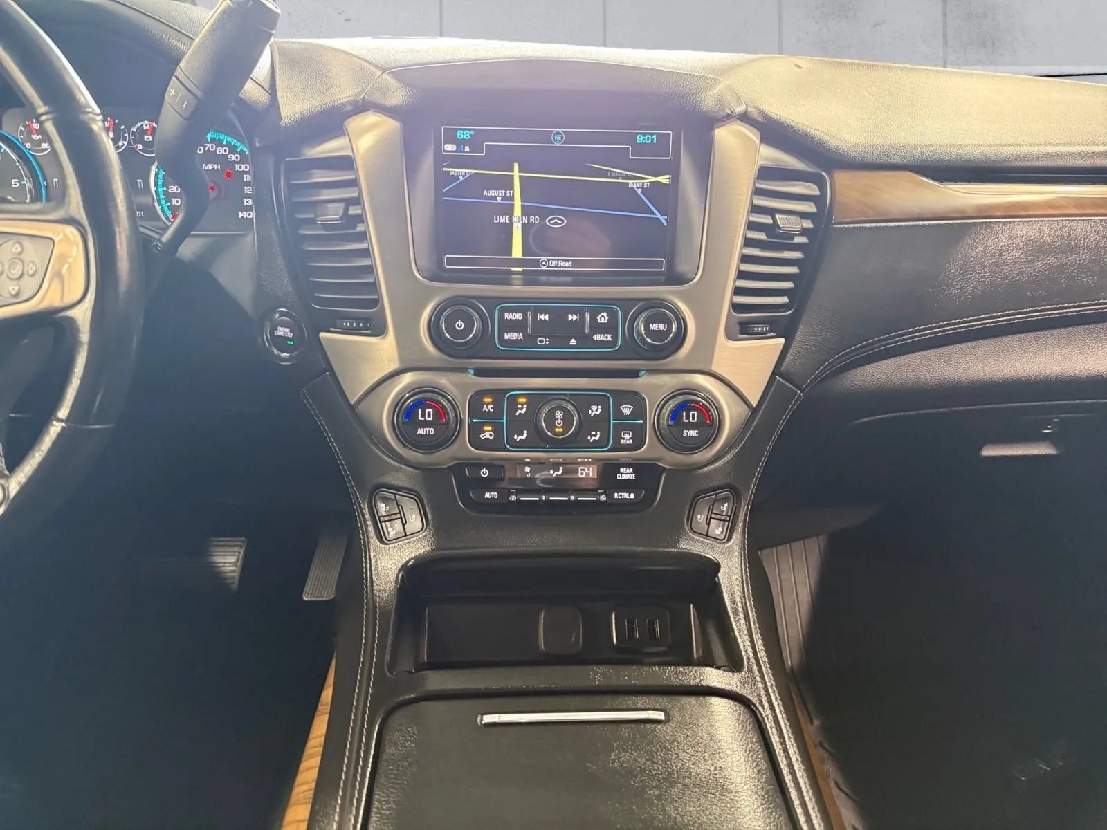 Used 2020 GMC Yukon XL Denali w/ Denali Ultimate Package AWD/4WD image 25