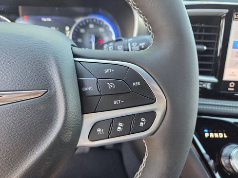 New 2026 Chrysler Pacifica Select FWD image 28