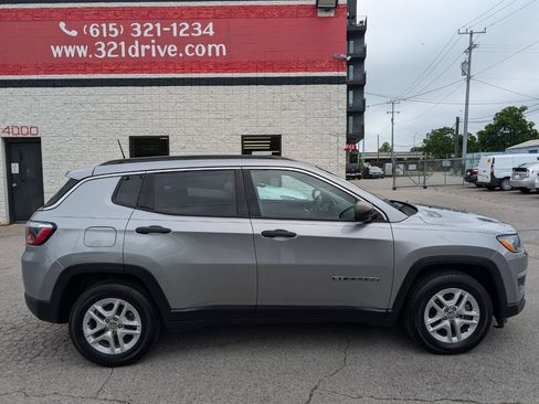 Used 2019 Jeep Compass Sport image 5