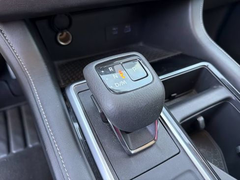 Used 2022 Nissan Pathfinder SL AWD/4WD image 15