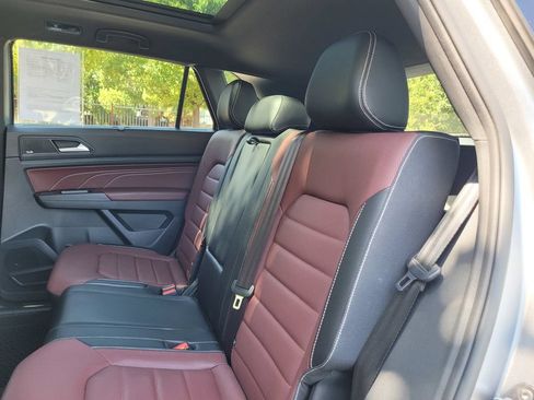 Used 2022 Volkswagen Atlas Cross Sport SEL Premium R-Line AWD/4WD image 14
