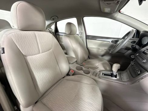 Used 2014 Nissan Sentra SV FWD image 29