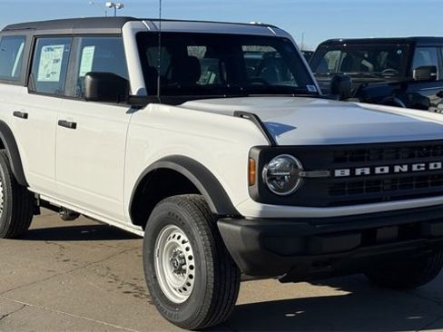 New 2025 Ford Bronco Base image 2