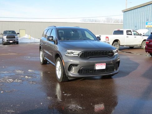 Used 2024 Dodge Durango GT image 3