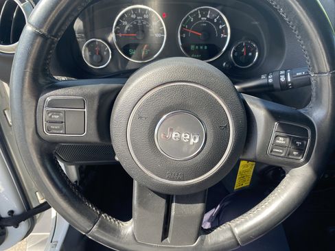 Used 2017 Jeep Wrangler Unlimited Sahara w/ Trailer Tow Group image 10