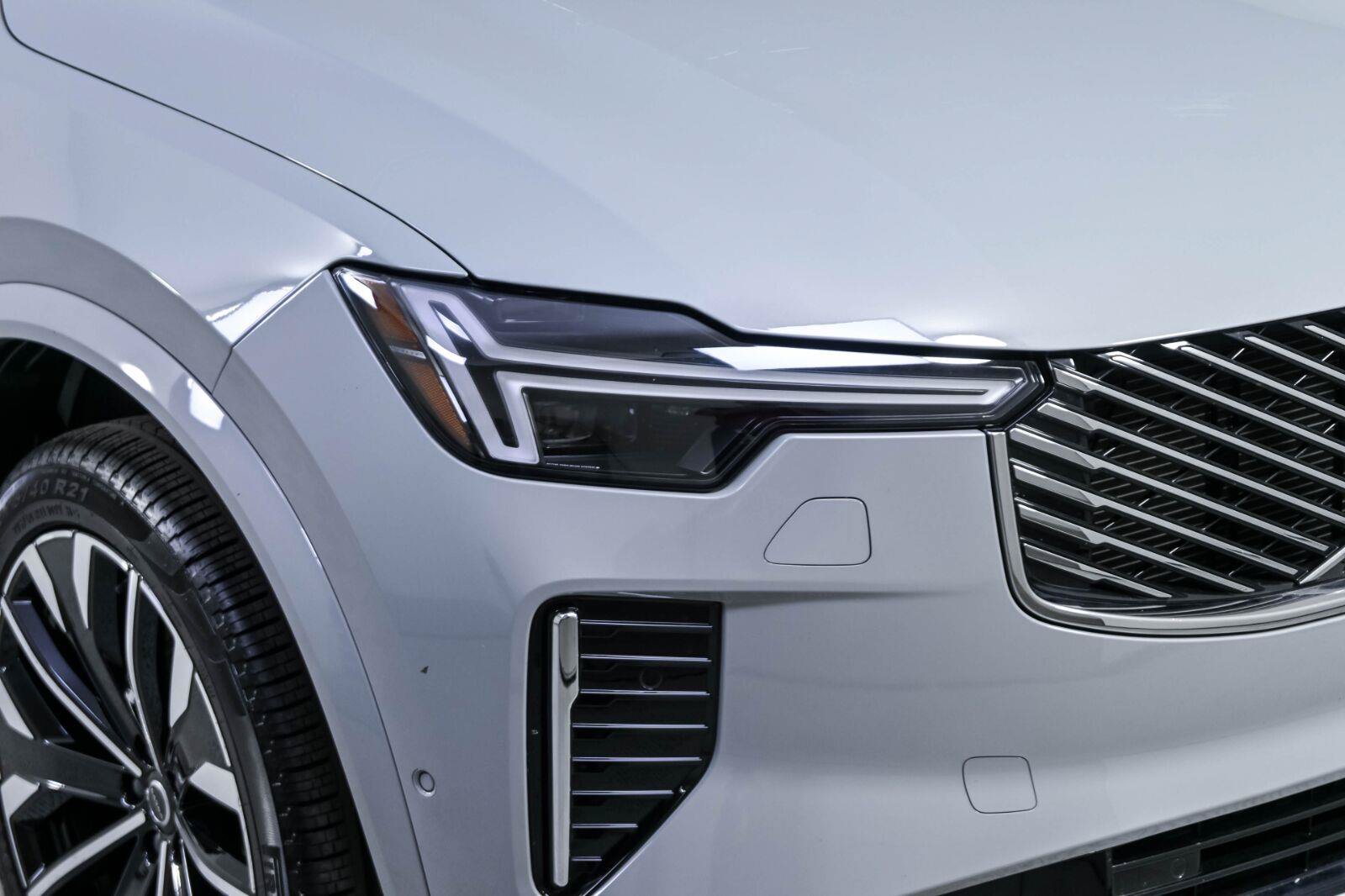 Certified 2026 Volvo XC90 B6 Plus AWD/4WD image 35