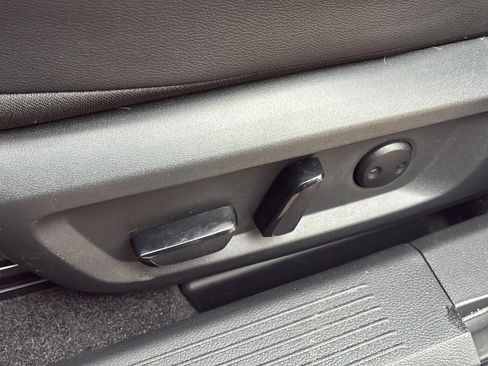 Used 2024 Nissan Rogue SL w/ SL Premium Package FWD image 37