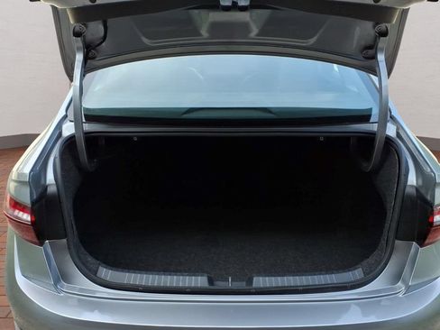 Used 2024 Volkswagen Jetta SE FWD image 32