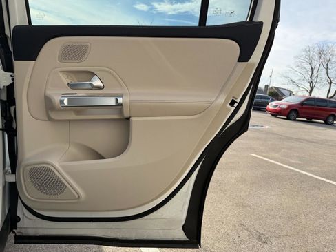 Used 2024 Mercedes-Benz EQB 250+ w/ Winter Package image 21