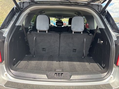 Used 2023 Ford Explorer XLT w/ Equipment Group 202A image 11