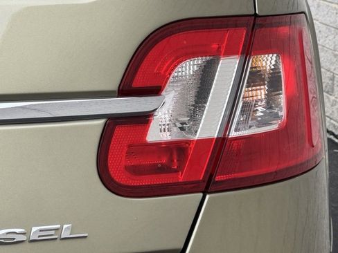 Used 2012 Ford Taurus SEL image 12