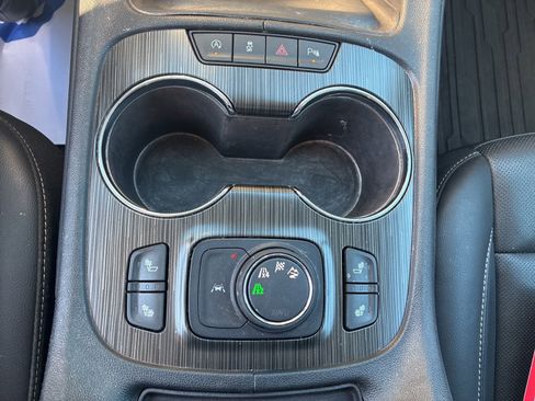 Used 2023 GMC Acadia SLT w/ LPO, Floor Liner Package image 26