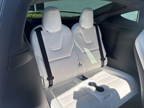 Used 2022 Tesla Model X image 35