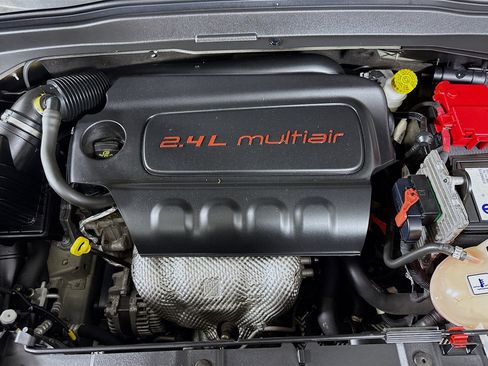 Used 2021 Jeep Renegade Latitude image 39