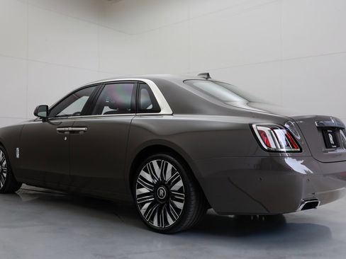 New 2025 Rolls-Royce Ghost image 2