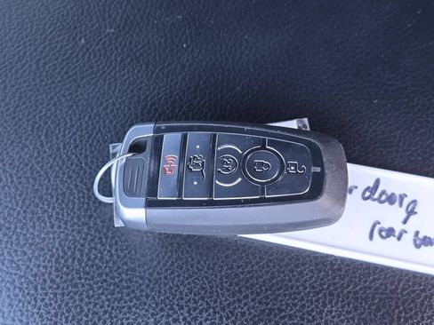 Used 2019 Ford Expedition XLT w/ Equipment Group 202A AWD/4WD image 34