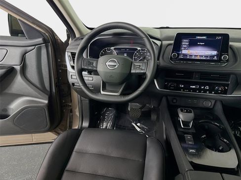 Certified 2025 Nissan Rogue SV w/ SV Premium Package FWD image 23