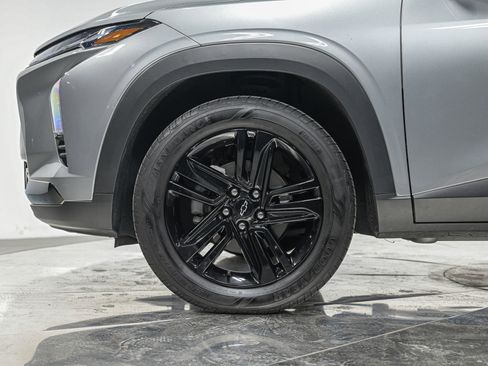 Used 2025 Chevrolet Trax ACTIV w/ Driver Confidence Package image 3