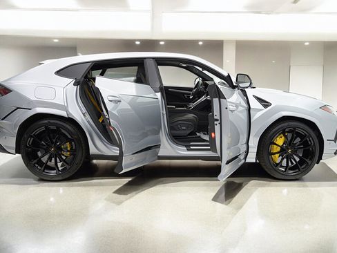 Used 2023 Lamborghini Urus S AWD/4WD image 12