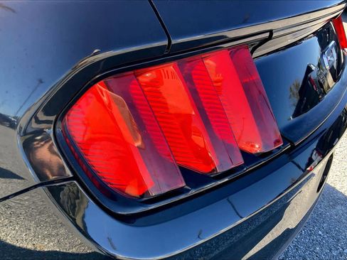 Used 2016 Ford Mustang GT Premium image 24