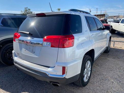 Used 2017 GMC Terrain SLE w/ Technology Package FWD image 4