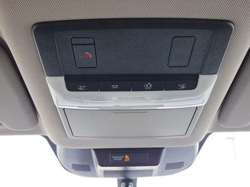 Certified 2025 Nissan Rogue SV image 21