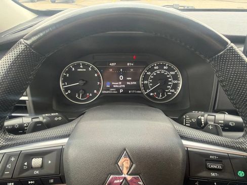 Used 2023 Mitsubishi Outlander SE AWD/4WD image 13