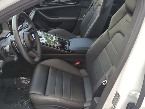 Used 2025 Porsche Panamera image 17
