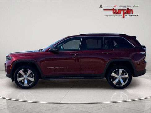 Used 2023 Jeep Grand Cherokee Limited AWD/4WD image 2