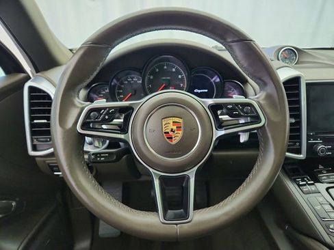 Used 2018 Porsche Cayenne Platinum Edition AWD/4WD image 12