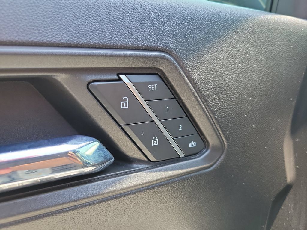 Used 2023 GMC Canyon AT4X AWD/4WD image 17