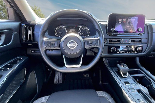 Certified 2023 Nissan Pathfinder S FWD image 8
