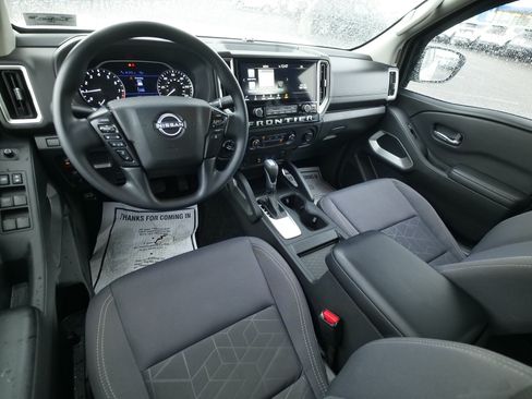 Used 2025 Nissan Frontier SV AWD/4WD image 19