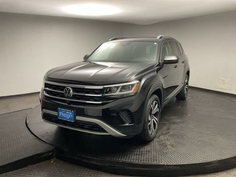 Used 2021 Volkswagen Atlas SEL Premium image 3