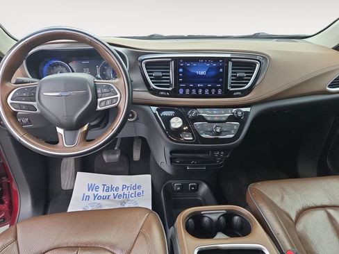 Used 2017 Chrysler Pacifica Limited FWD image 10