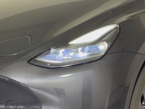 Used 2024 Tesla Model Y Performance AWD/4WD image 12